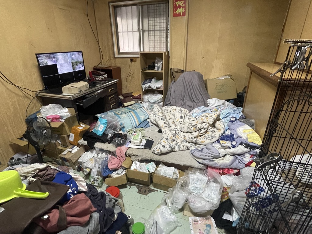 寄到山上的飼料